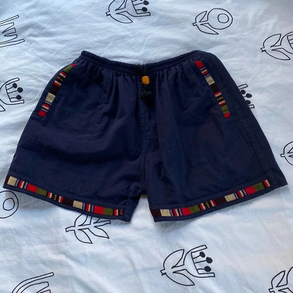 Vintage handmade shorts from Guatemala - Picture 2 of 6